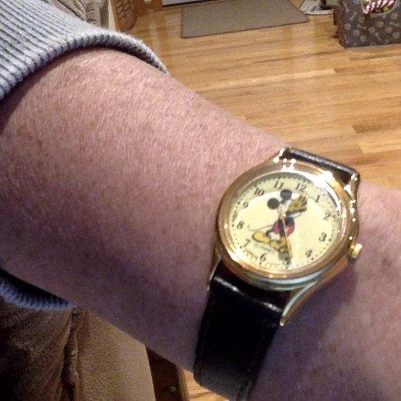 Vintage Mickey Mouse Lotus watch with black leather band. - Picture 1 of 4